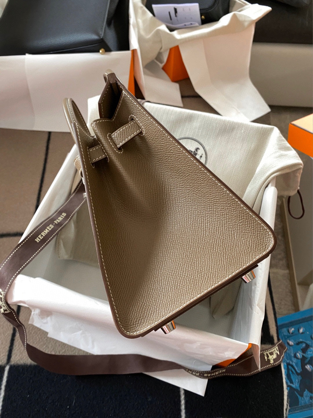 Hermès Birkin Handbag in Taupe Grained Leather with Palladium Hardware and Rodeo Horse Charm