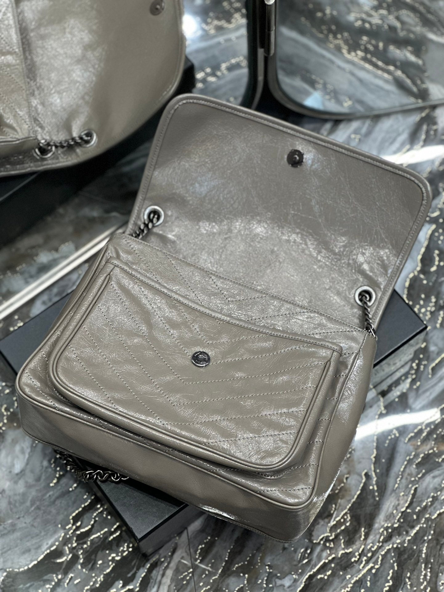 Saint Laurent Niki Medium in Crinkled Vintage Leather - Taupe