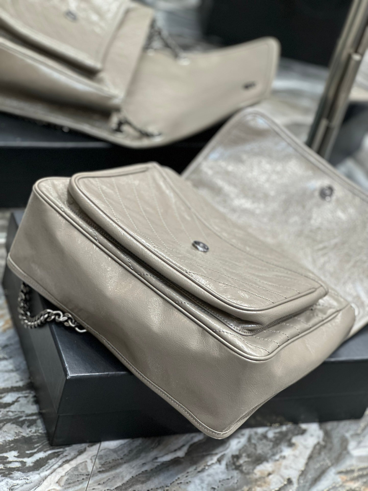 Saint Laurent Niki Medium in Crinkled Vintage Leather - Taupe