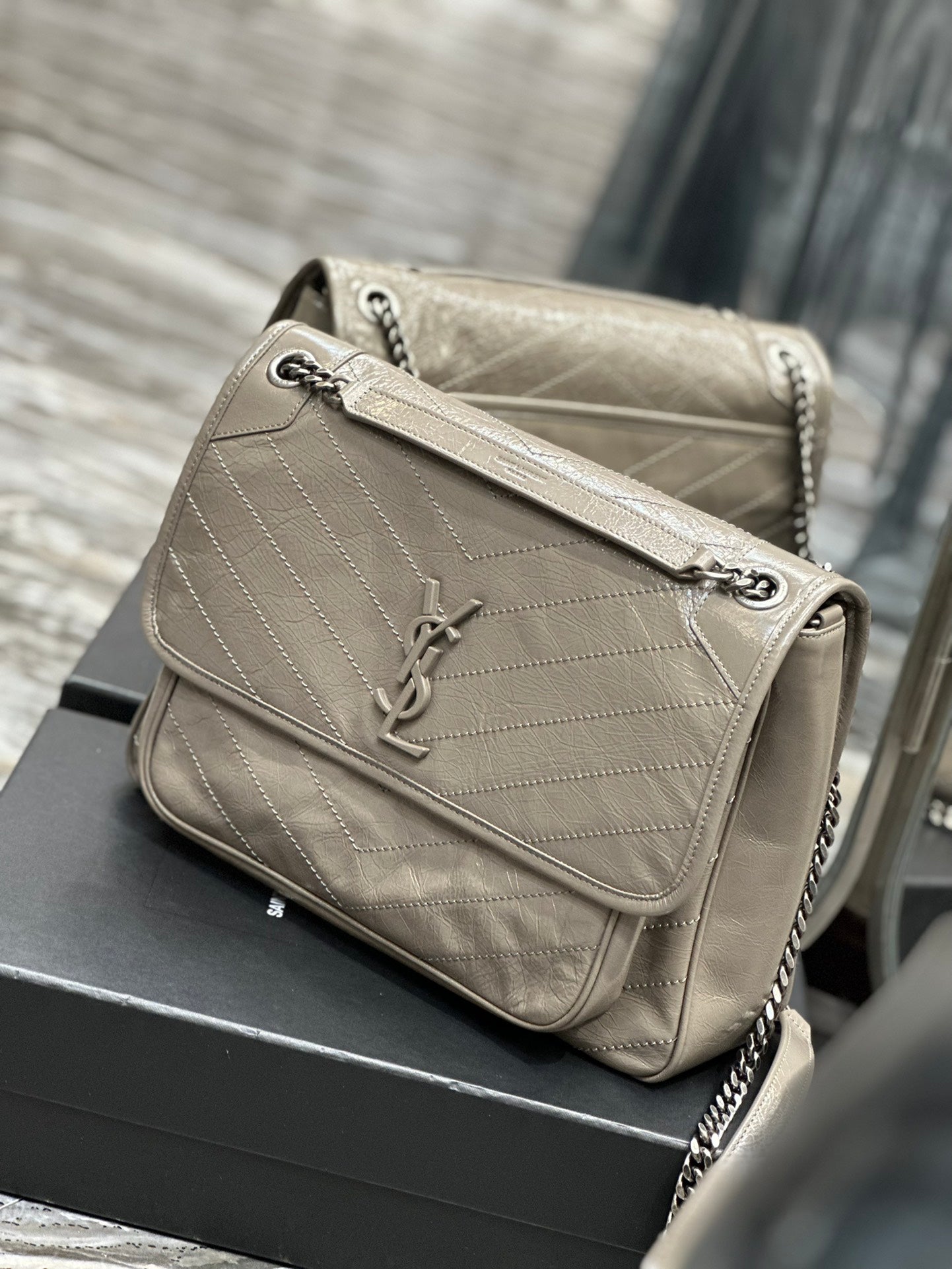 Saint Laurent Niki Medium in Crinkled Vintage Leather - Taupe