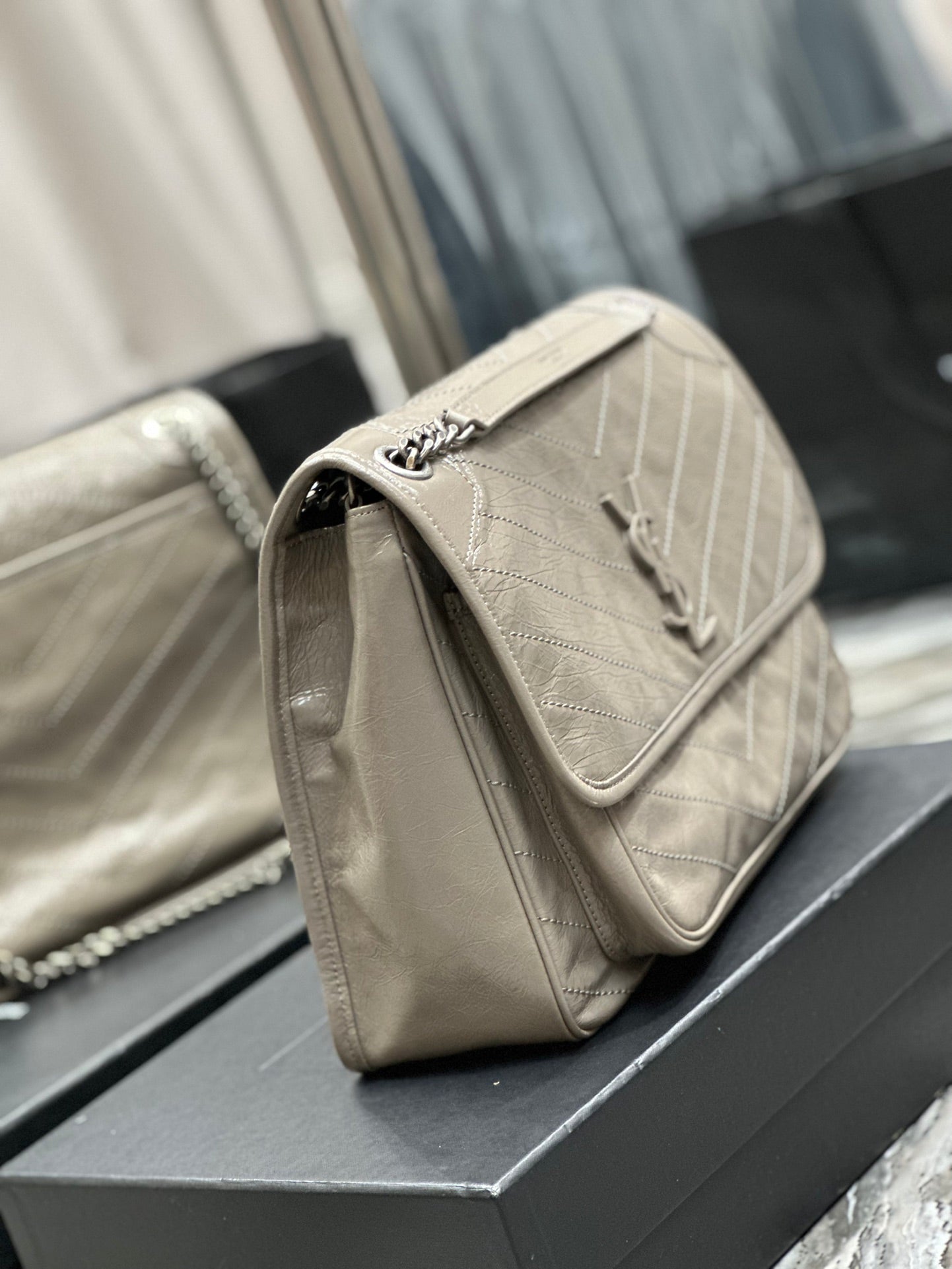 Saint Laurent Niki Medium in Crinkled Vintage Leather - Taupe