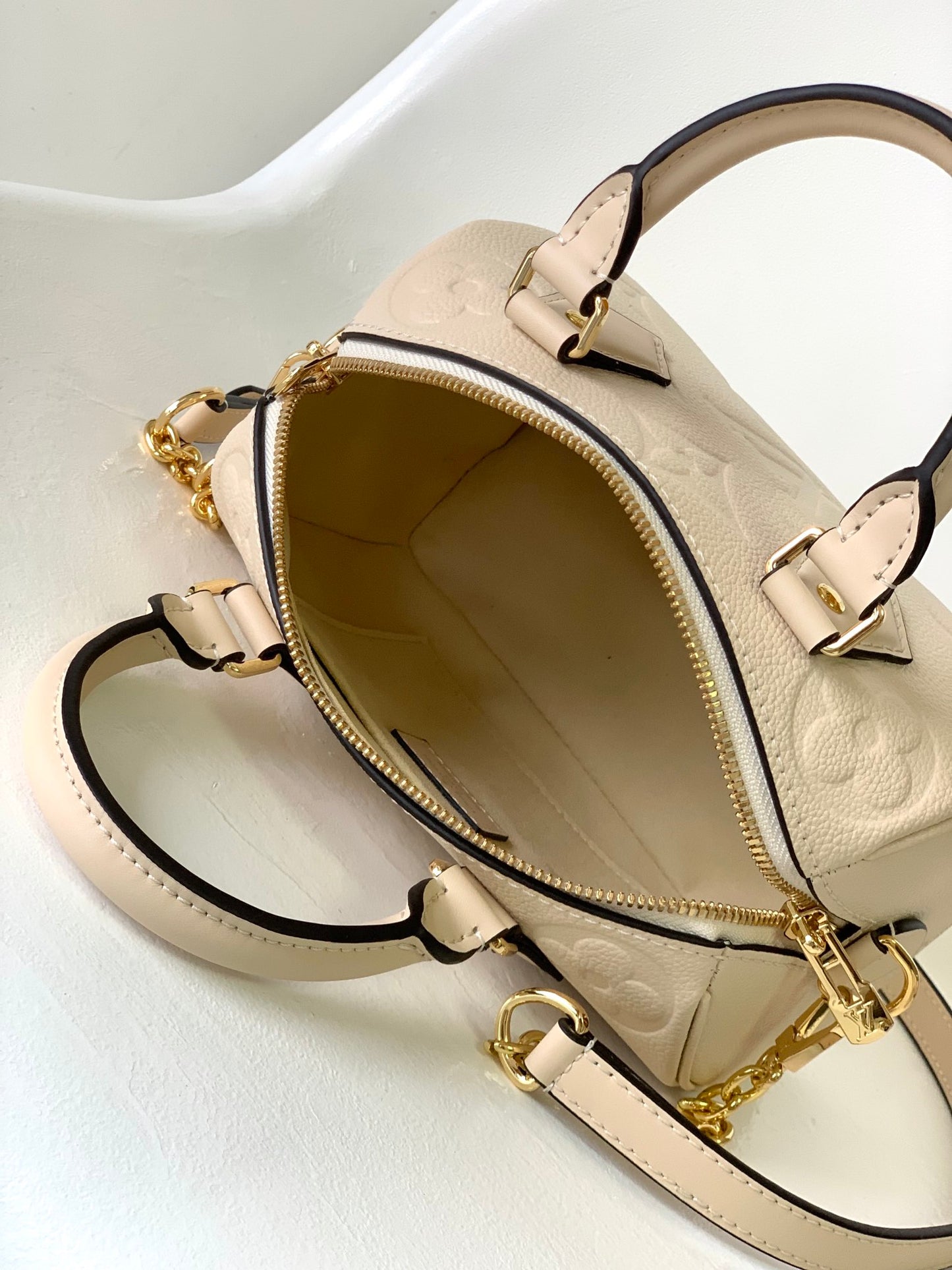 Louis Vuitton Speedy Bandoulière 20 Monogram Empreinte Leather Handbag - Beige