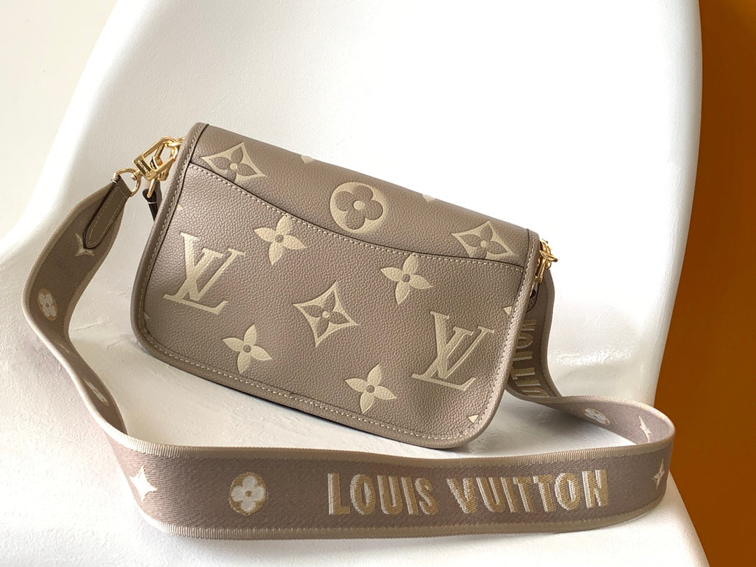 Louis Vuitton Diane Monogram Empreinte Leather Shoulder Bag - Tourterelle/Crème
