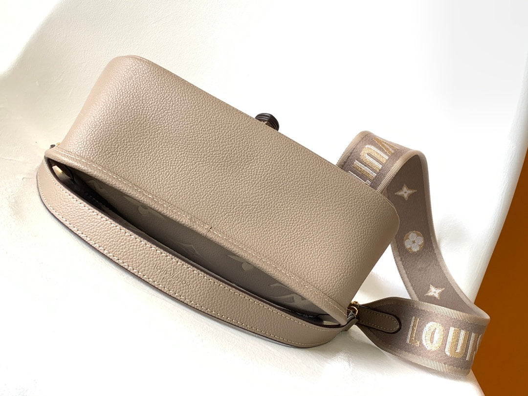 Louis Vuitton Diane Monogram Empreinte Leather Shoulder Bag - Tourterelle/Crème