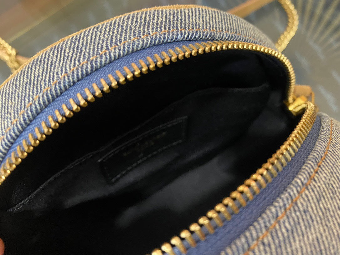 Saint Laurent Vinyle Round Camera Bag in Quilted Denim - Blue