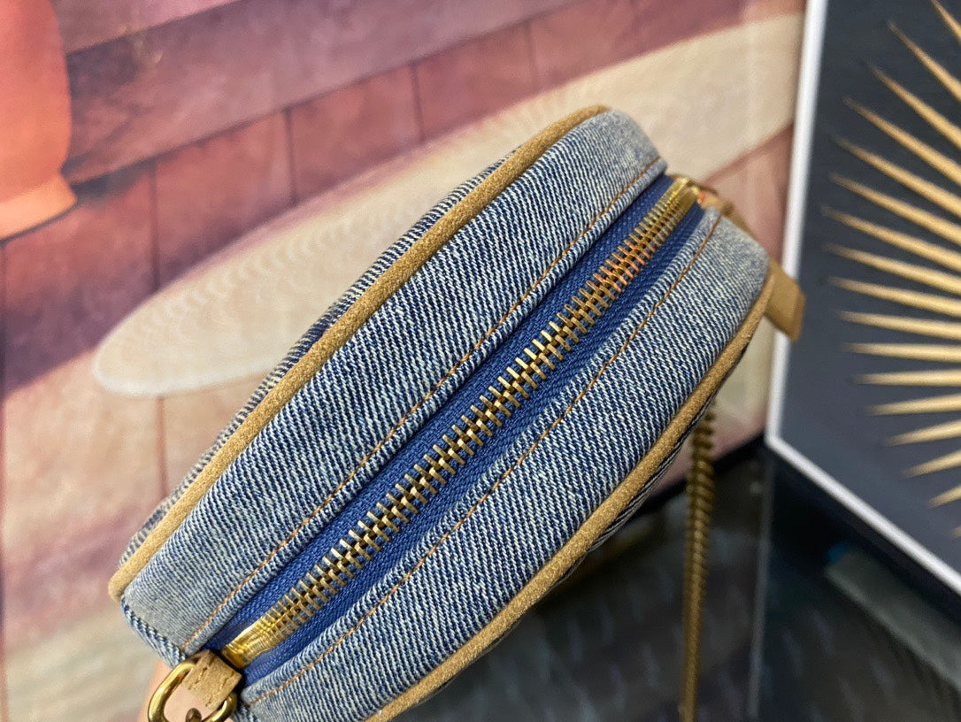 Saint Laurent Vinyle Round Camera Bag in Quilted Denim - Blue