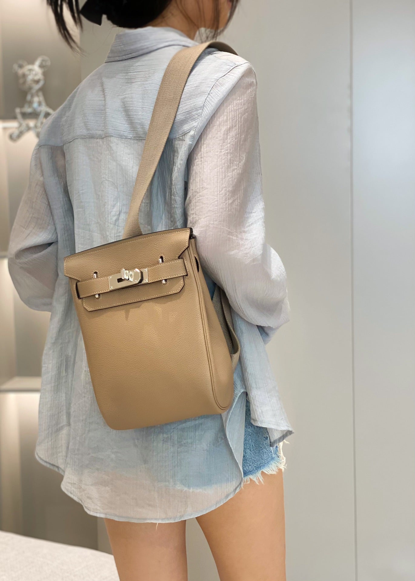 Minimalist Tan Leather Crossbody Flap Bag for Women