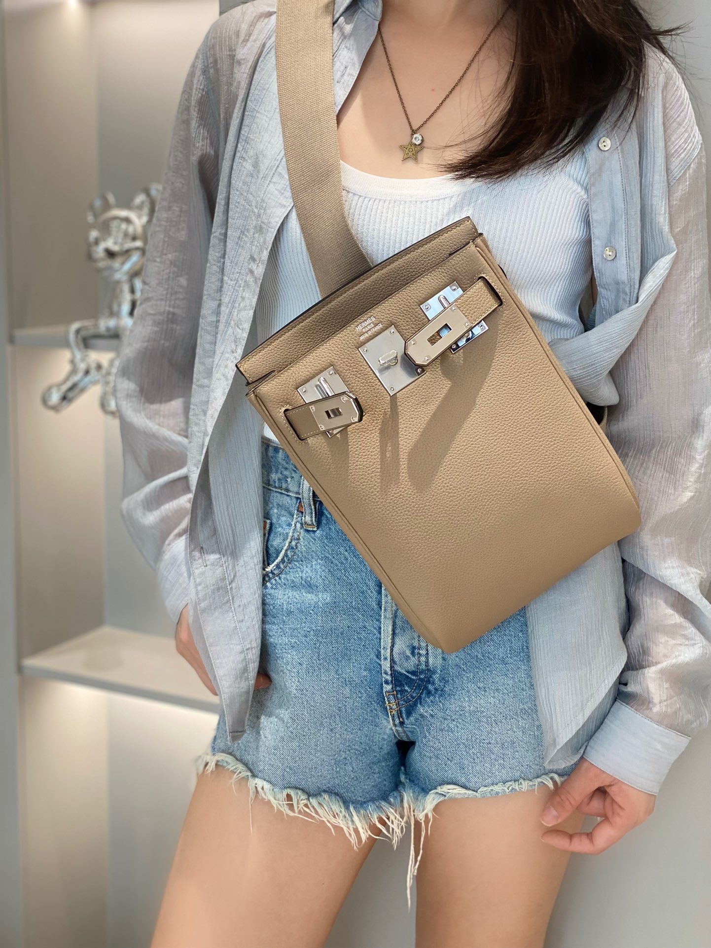 Minimalist Tan Leather Crossbody Flap Bag for Women