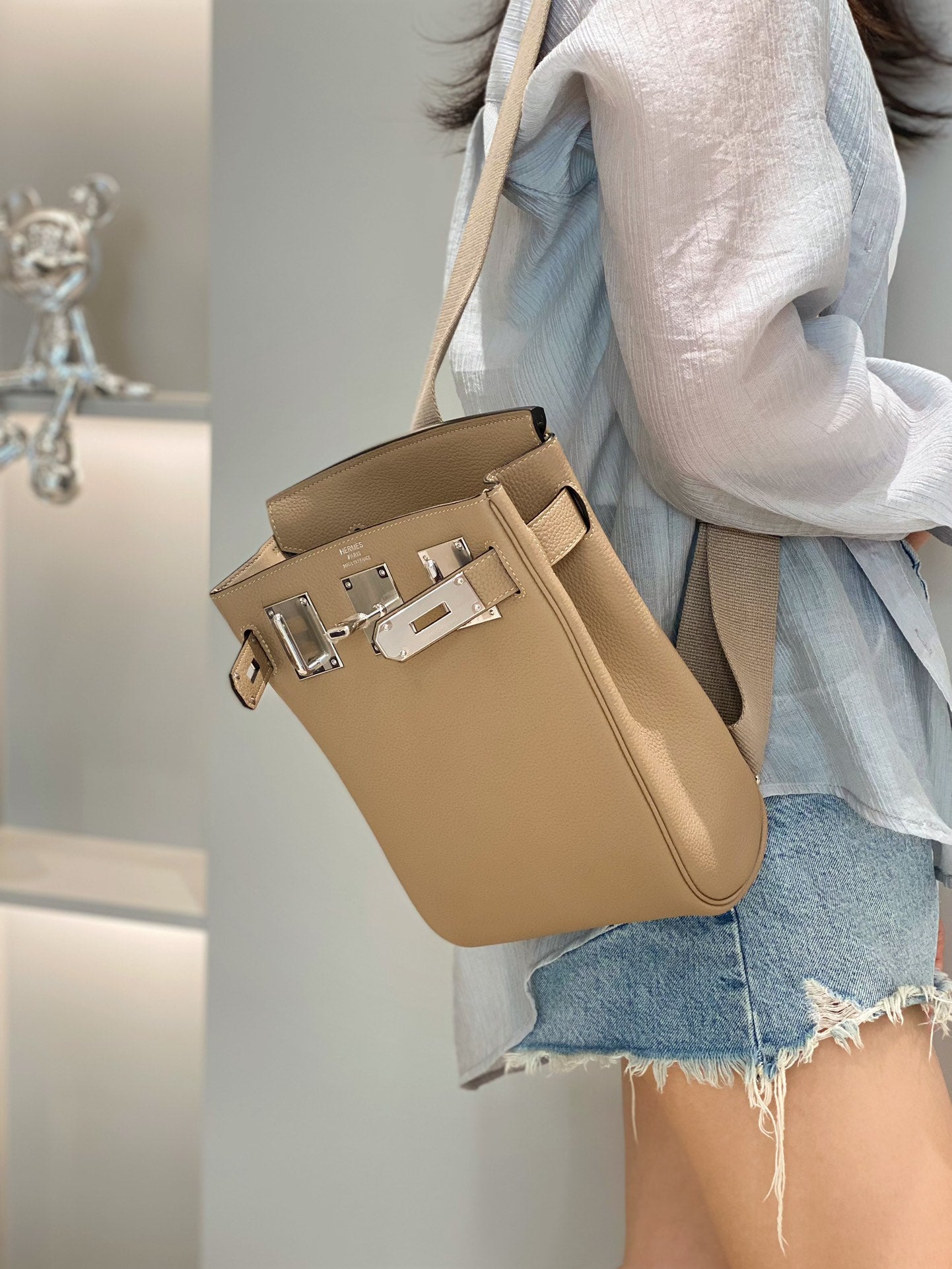 Minimalist Tan Leather Crossbody Flap Bag for Women