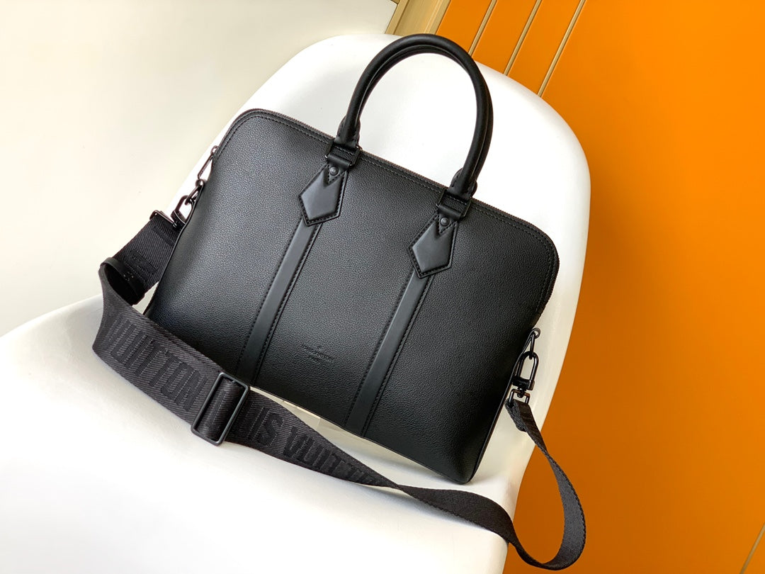 Louis Vuitton Men's Black Leather Slim Briefcase - Porte-Documents Voyage