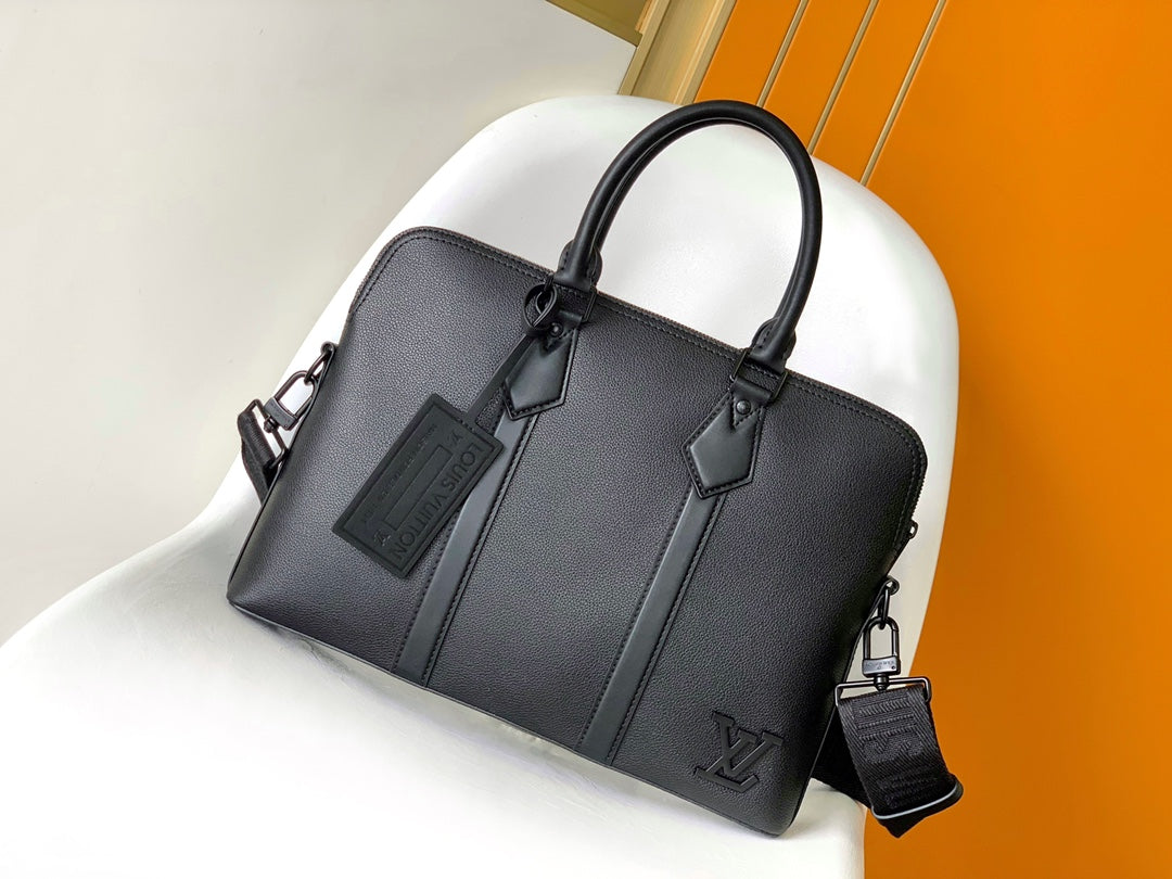 Louis Vuitton Men's Black Leather Slim Briefcase - Porte-Documents Voyage