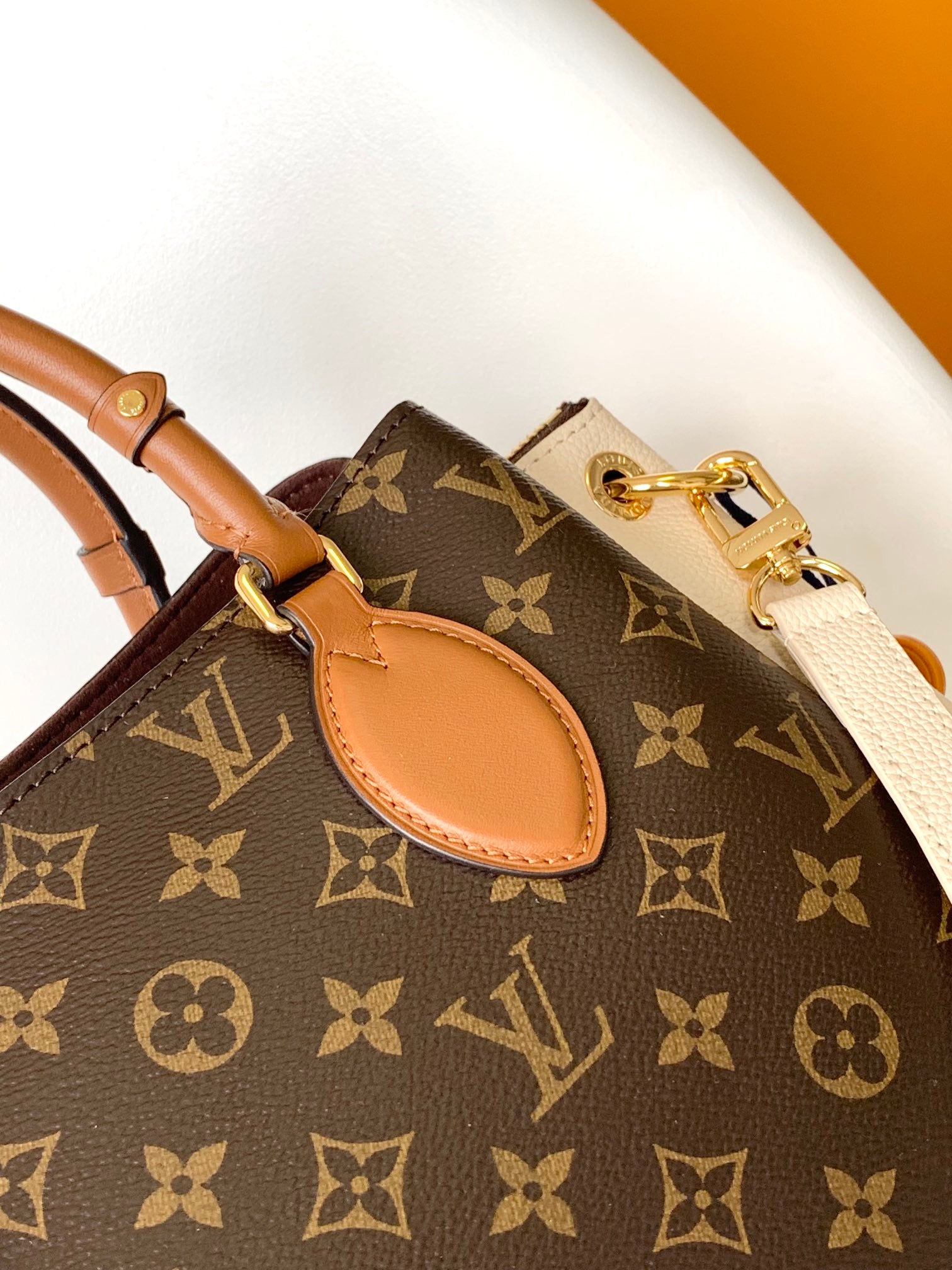 Louis Vuitton Monogram Canvas Vavin MM Handbag - Brown/Cream
