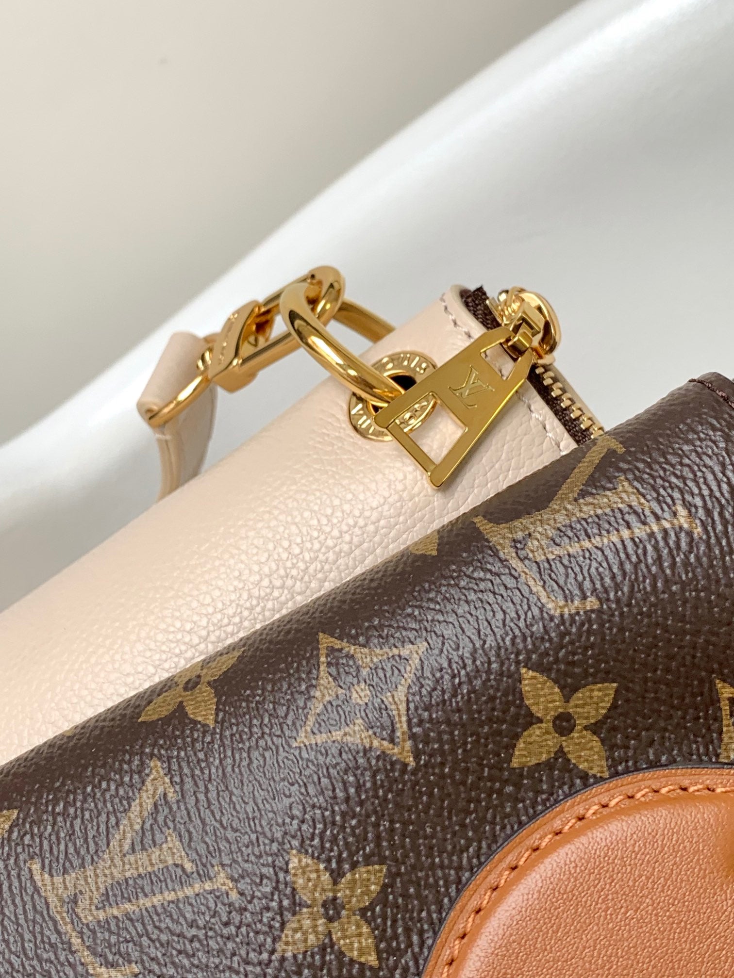 Louis Vuitton Monogram Canvas Vavin MM Handbag - Brown/Cream