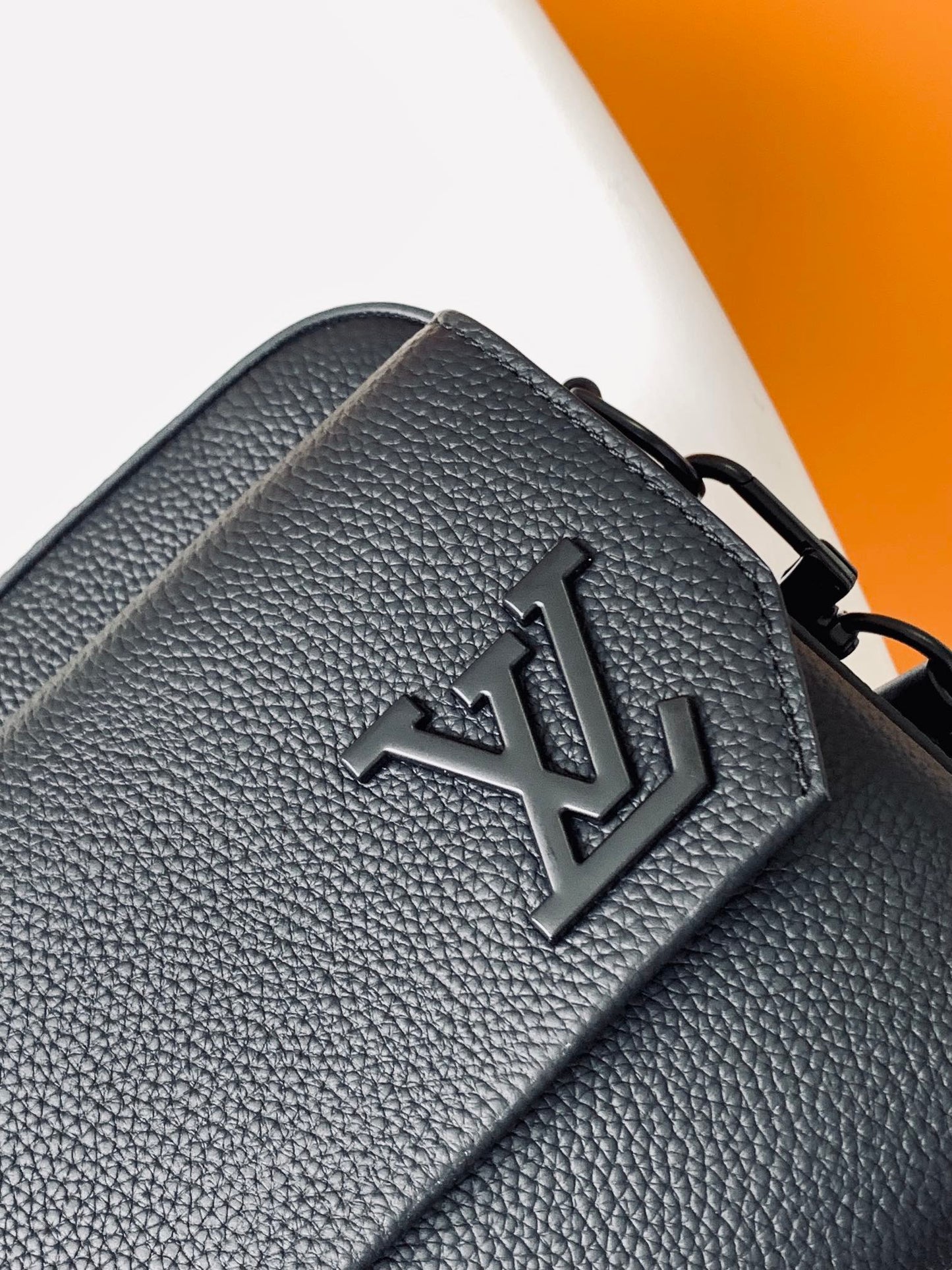 Louis Vuitton Aerogram Takeoff Messenger Bag - Black Leather Crossbody
