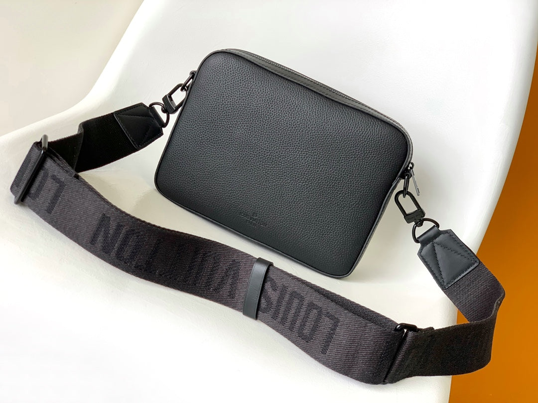Louis Vuitton Aerogram Takeoff Messenger Bag - Black Leather Crossbody