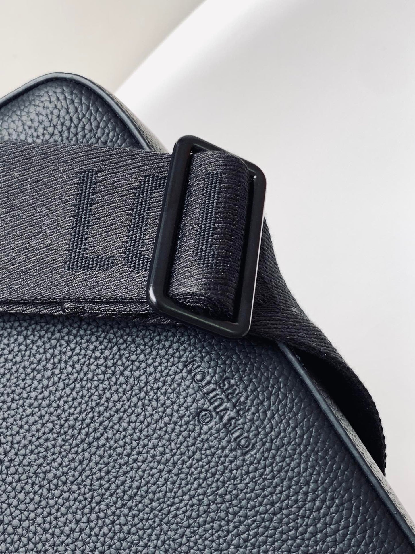 Louis Vuitton Aerogram Takeoff Messenger Bag - Black Leather Crossbody