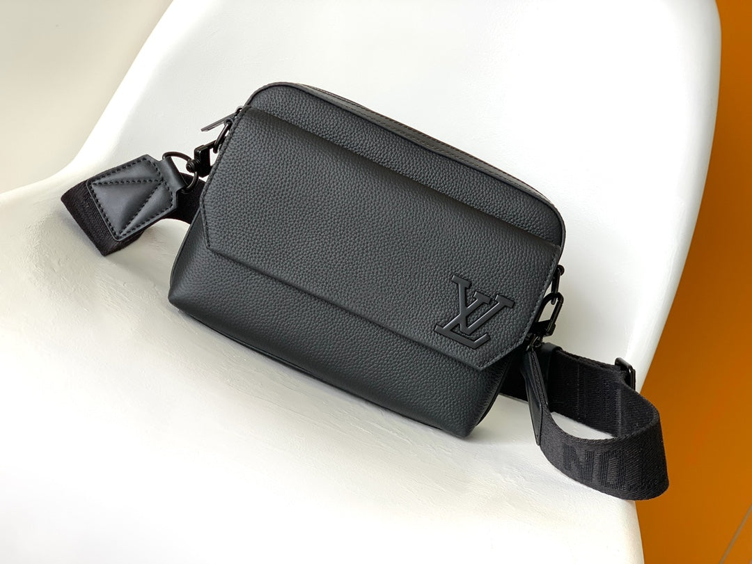 Louis Vuitton Aerogram Takeoff Messenger Bag - Black Leather Crossbody