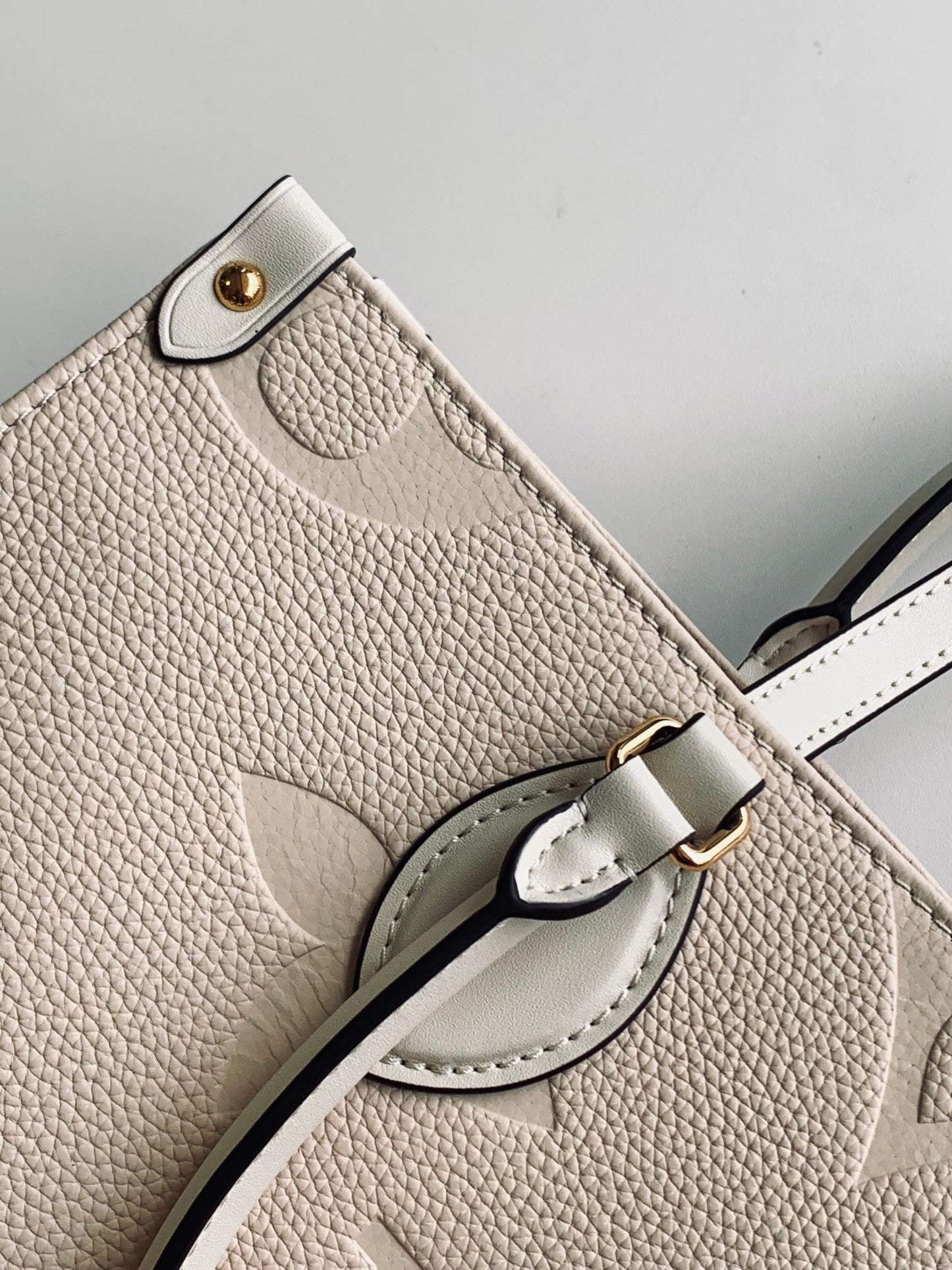 Louis Vuitton Onthego MM Monogram Empreinte Leather Tote Bag - Cream