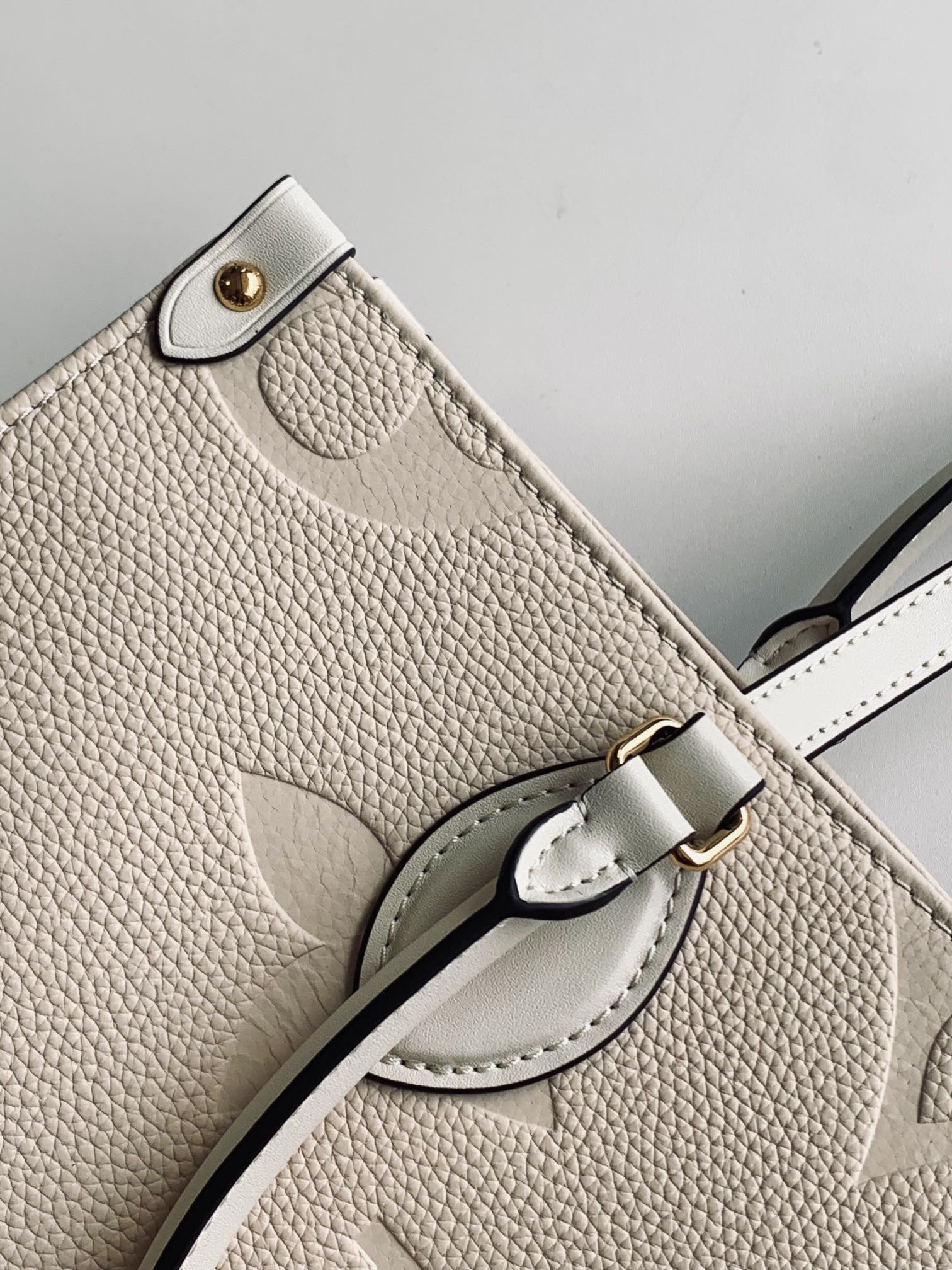 Louis Vuitton Onthego MM Monogram Empreinte Leather Tote Bag - Cream