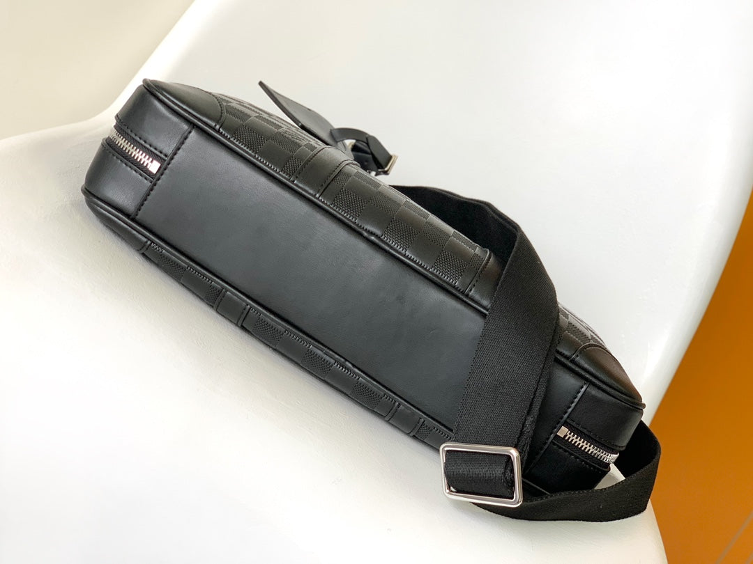Men's Luxury Black Leather Briefcase - Professional Business Bag with Checkered Pattern