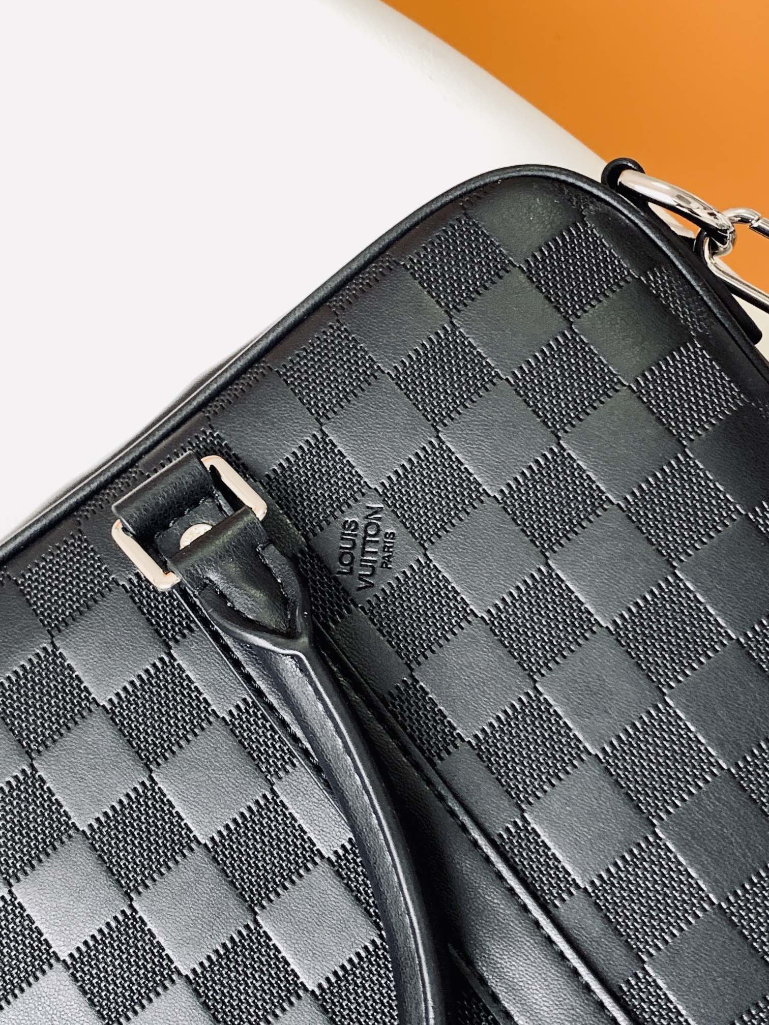 Men's Luxury Black Leather Briefcase - Professional Business Bag with Checkered Pattern