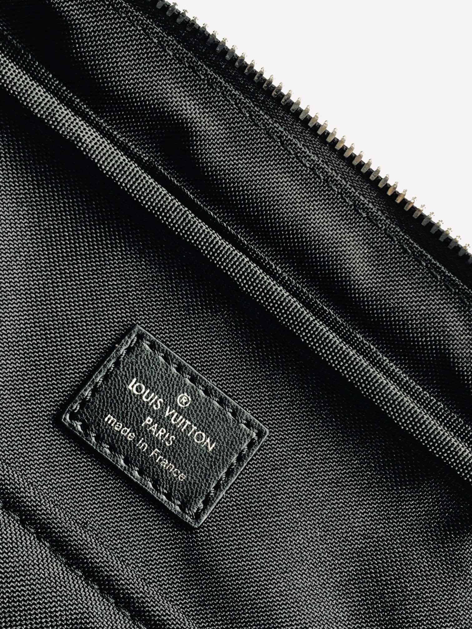 Men's Luxury Black Leather Briefcase - Professional Business Bag with Checkered Pattern