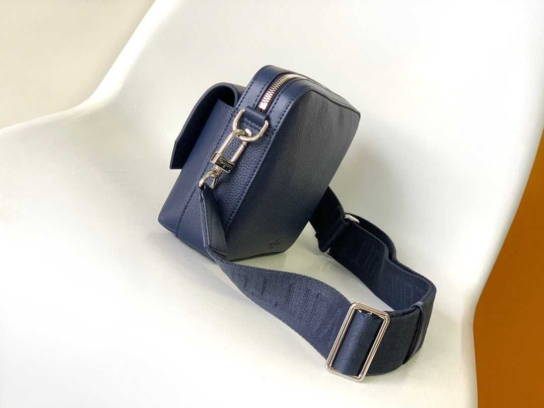Louis Vuitton Men's Aero Messenger Crossbody Bag - Navy Blue Taurillon Leather