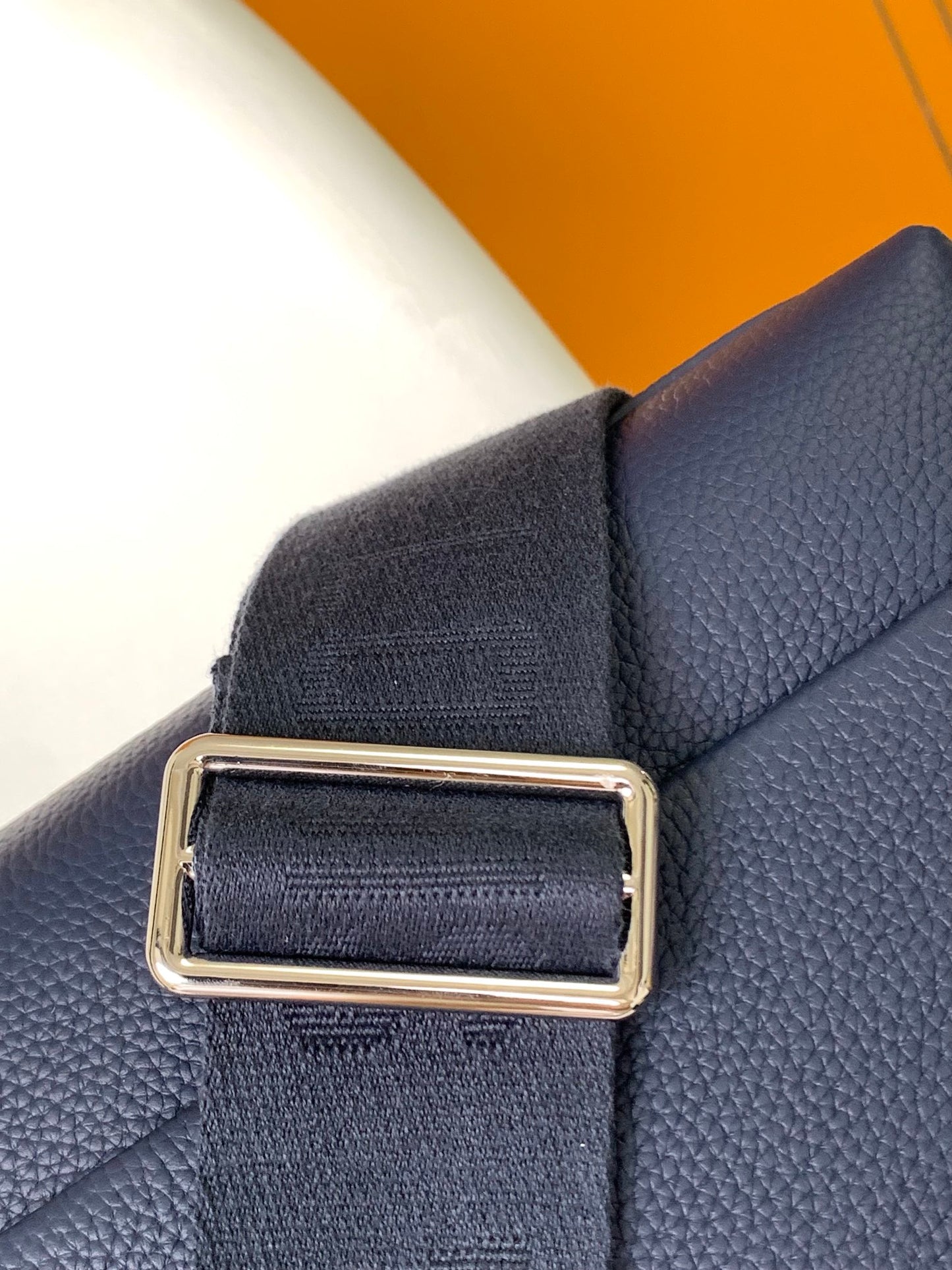 Louis Vuitton Men's Aero Messenger Crossbody Bag - Navy Blue Taurillon Leather