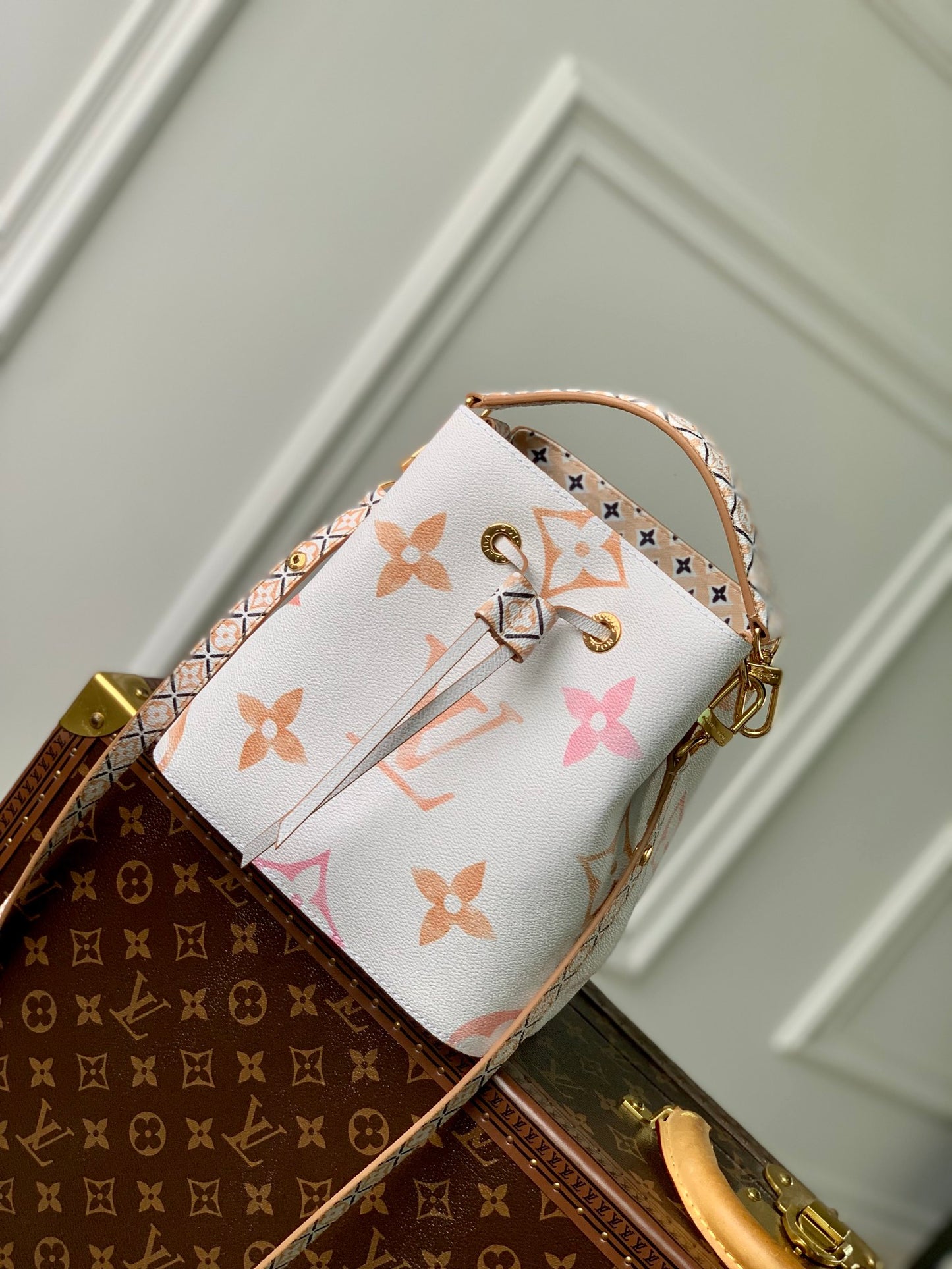 Louis Vuitton NéoNoé BB Bucket Bag - White & Pink Gradient Monogram Canvas