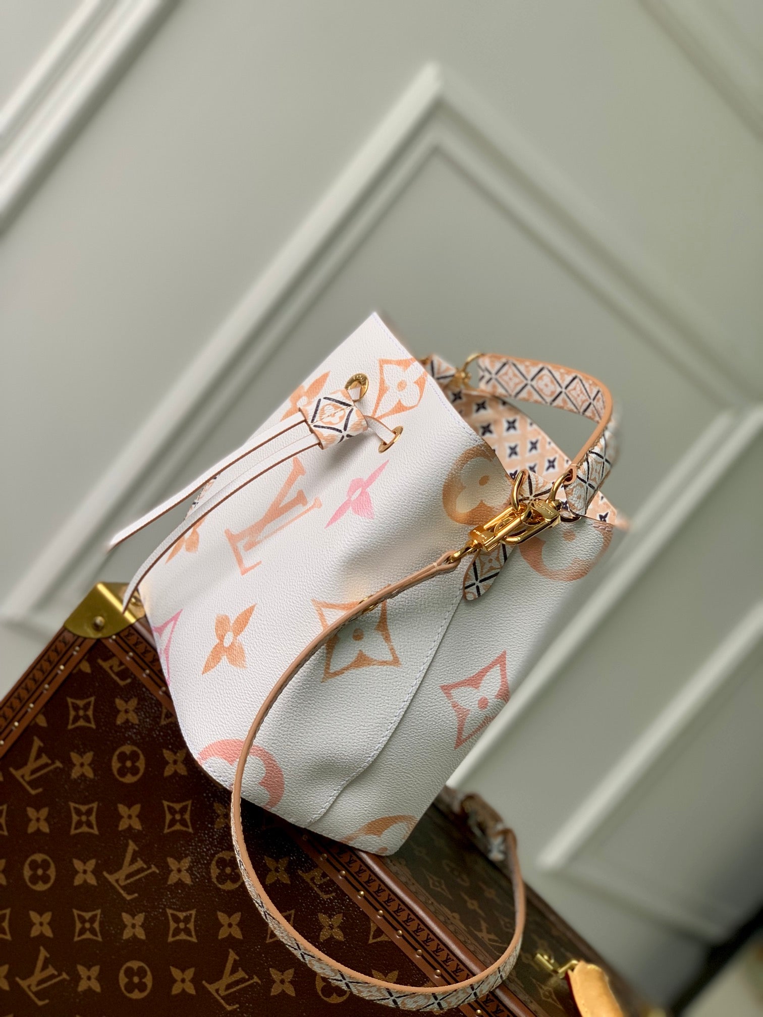Louis Vuitton NéoNoé BB Bucket Bag - White & Pink Gradient Monogram Canvas