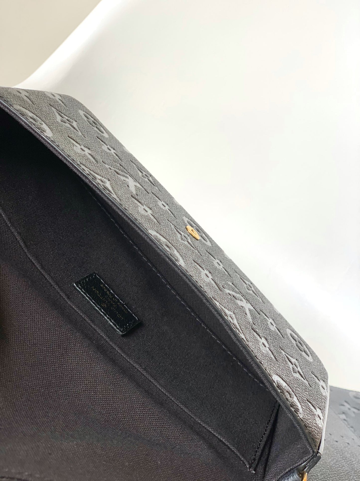 Louis Vuitton Félicie Pochette Monogram Empreinte Leather Black Gold Chain Crossbody Bag