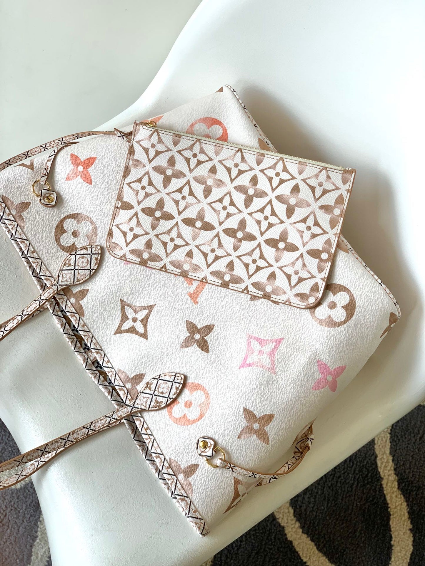 Louis Vuitton Neverfull MM Monogram Tote Bag - White/Pink Gradient