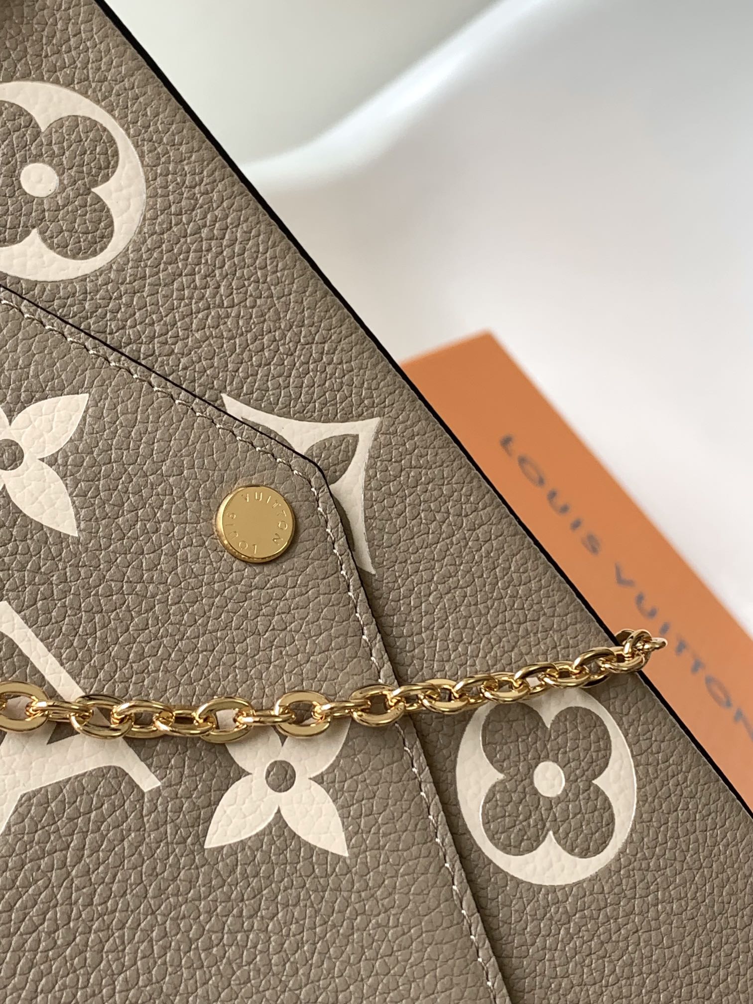 Louis Vuitton Félicie Pochette Monogram Empreinte Leather - Turtledove/Cream
