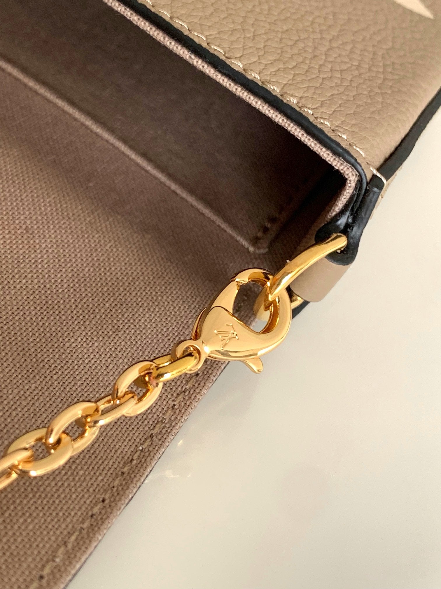 Louis Vuitton Félicie Pochette Monogram Empreinte Leather - Turtledove/Cream