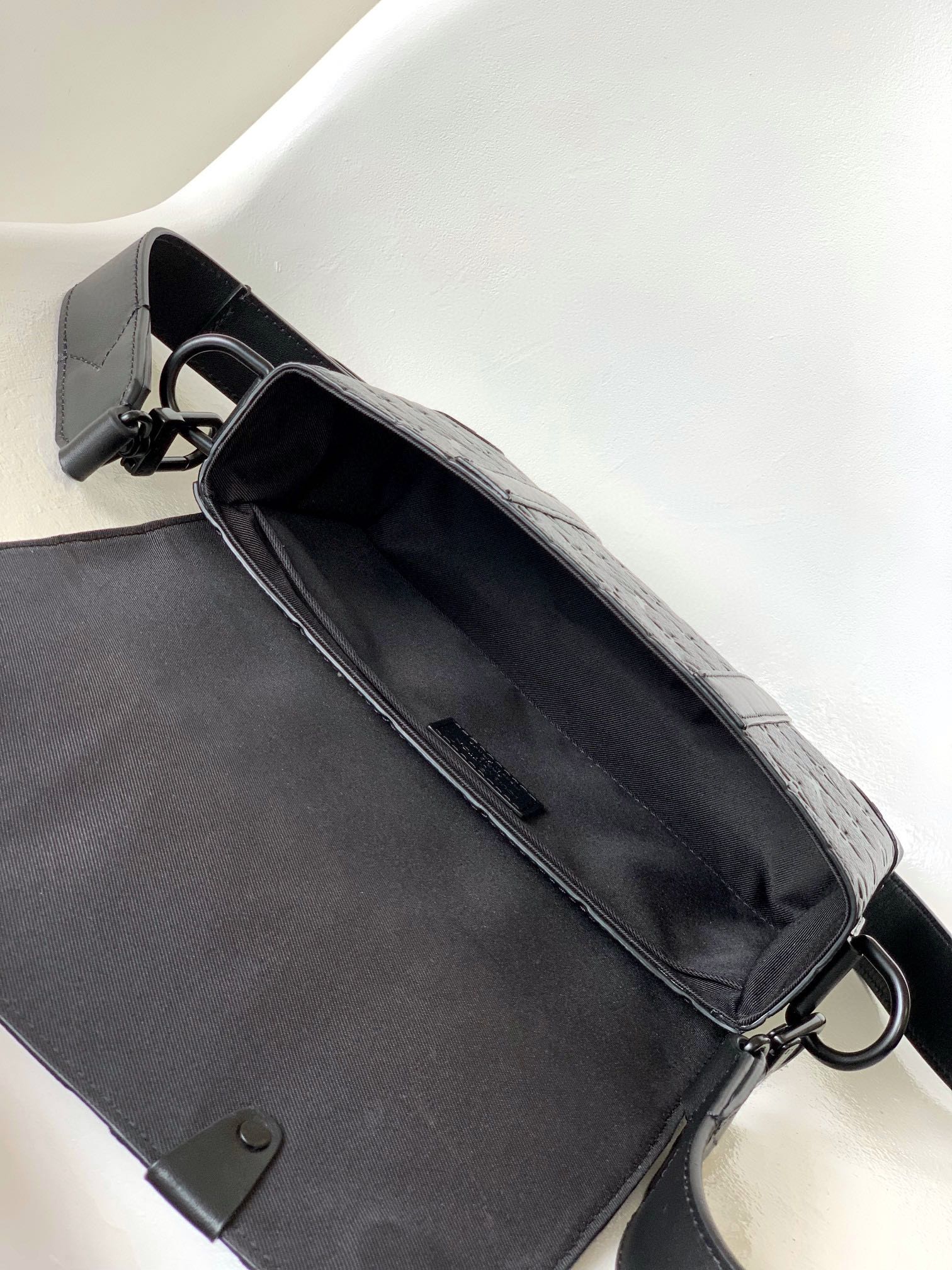 Louis Vuitton S-Lock Messenger Bag - Black Taurillon Monogram Leather
