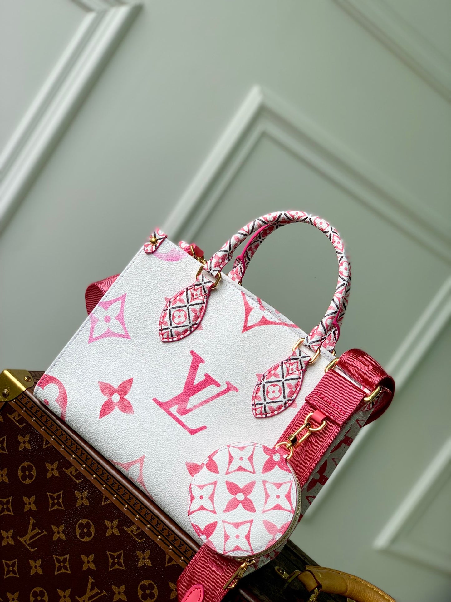 Louis Vuitton By The Pool OnTheGo PM Monogram Giant Canvas Pink & White Bag