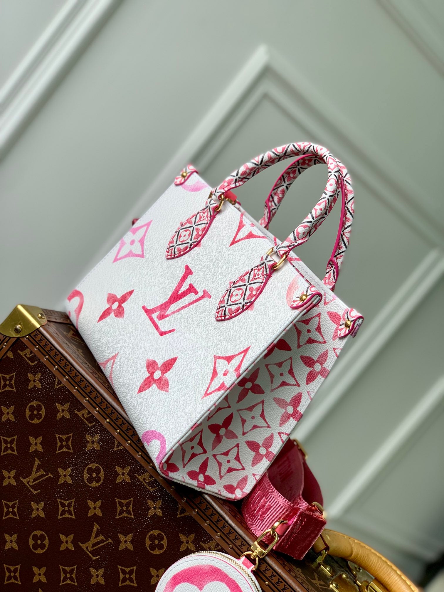 Louis Vuitton By The Pool OnTheGo PM Monogram Giant Canvas Pink & White Bag
