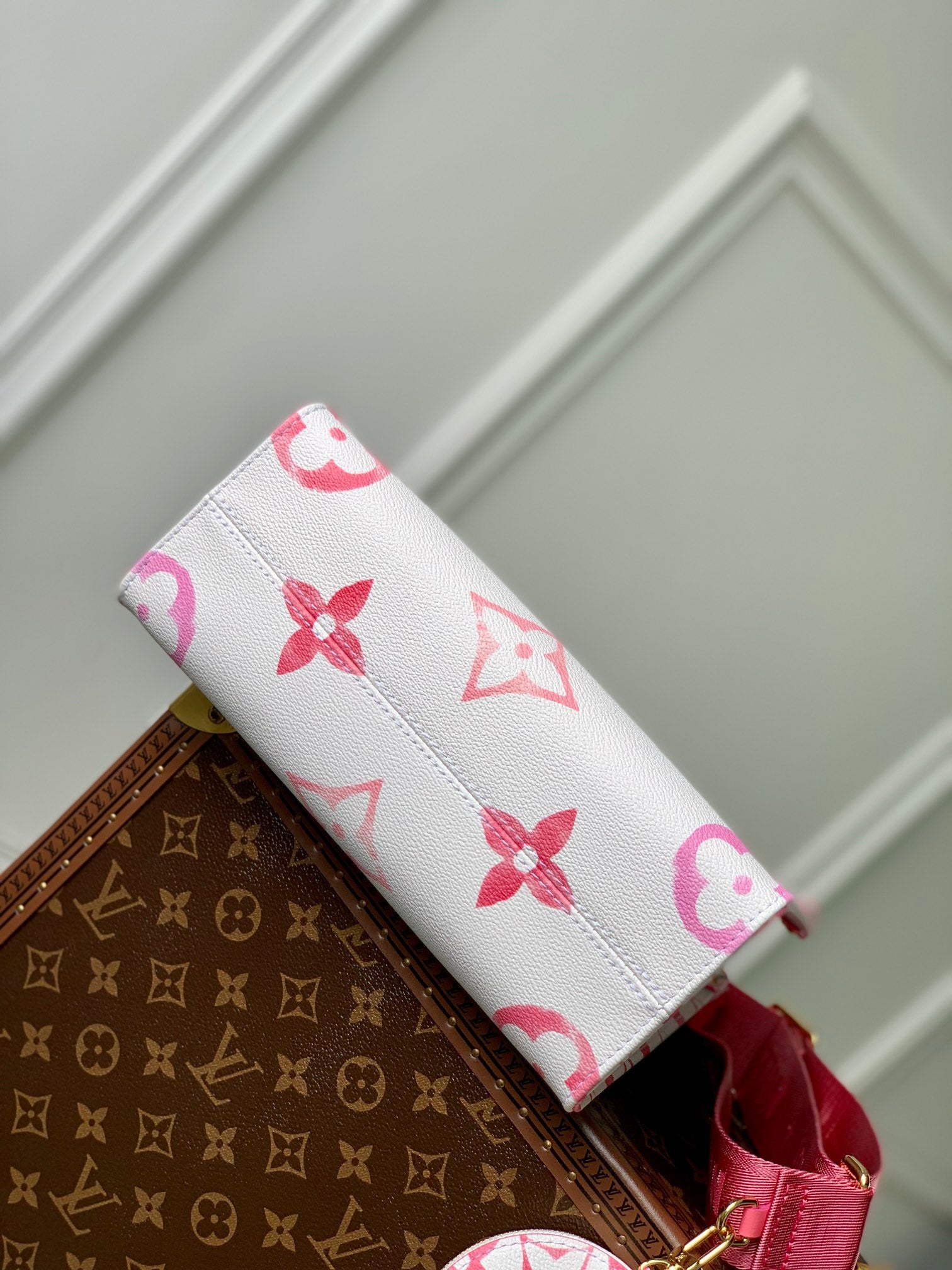 Louis Vuitton By The Pool OnTheGo PM Monogram Giant Canvas Pink & White Bag