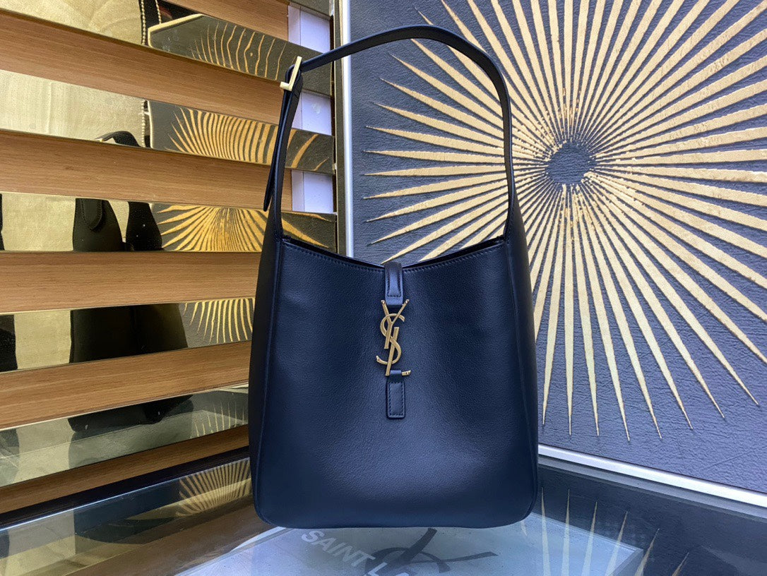 Saint Laurent LE 5 À 7 Large Hobo Bag in Smooth Leather - Black