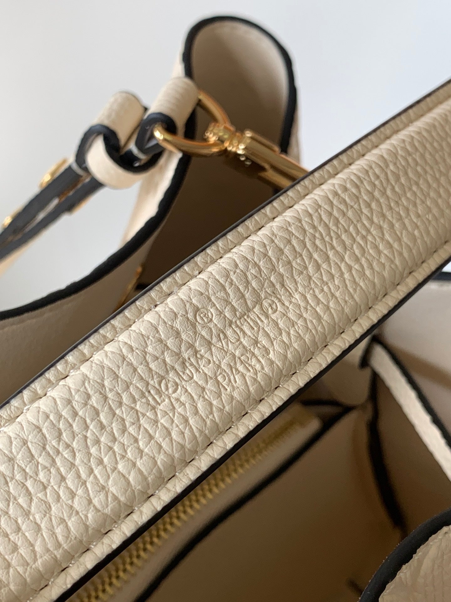Louis Vuitton NéoNoé MM Monogram Empreinte Leather Bucket Bag - Cream