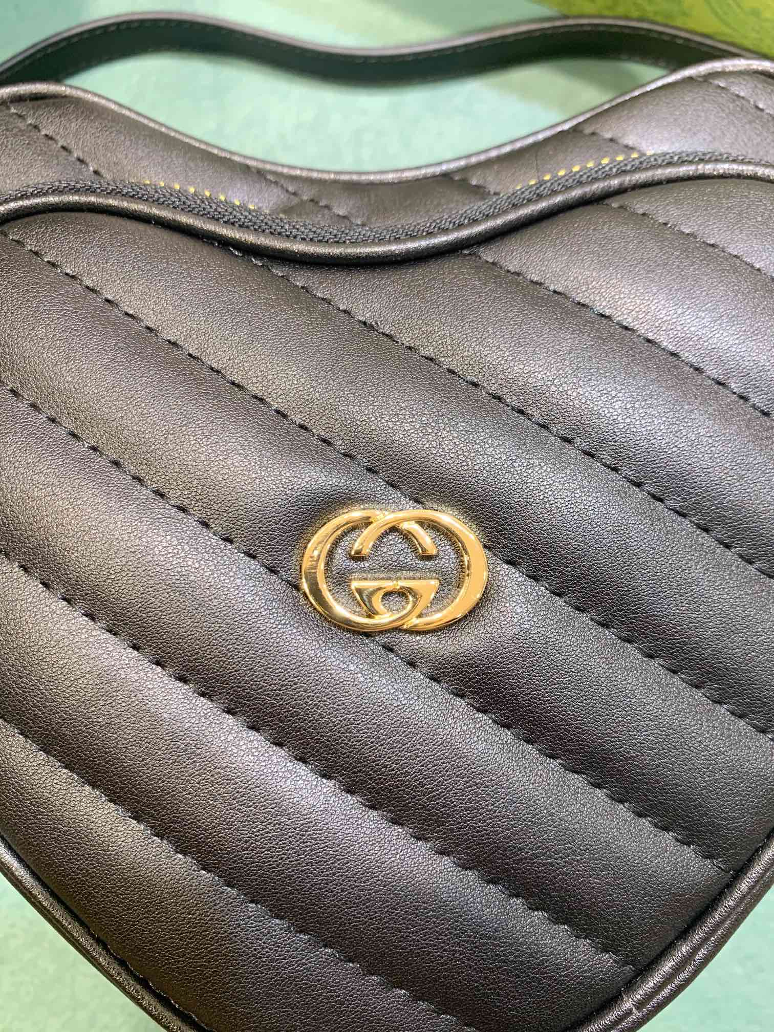 Gucci GG Marmont Heart-Shaped Quilted Leather Shoulder Bag - Black