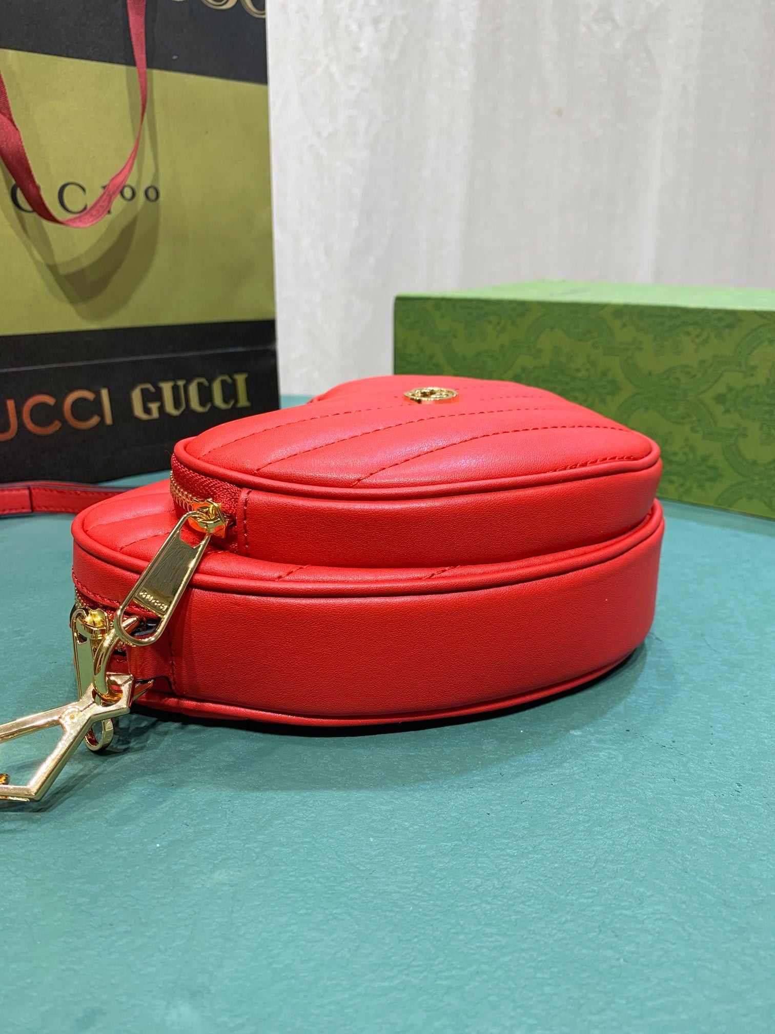 Gucci Heart-Shaped Quilted Leather Shoulder Bag - Red