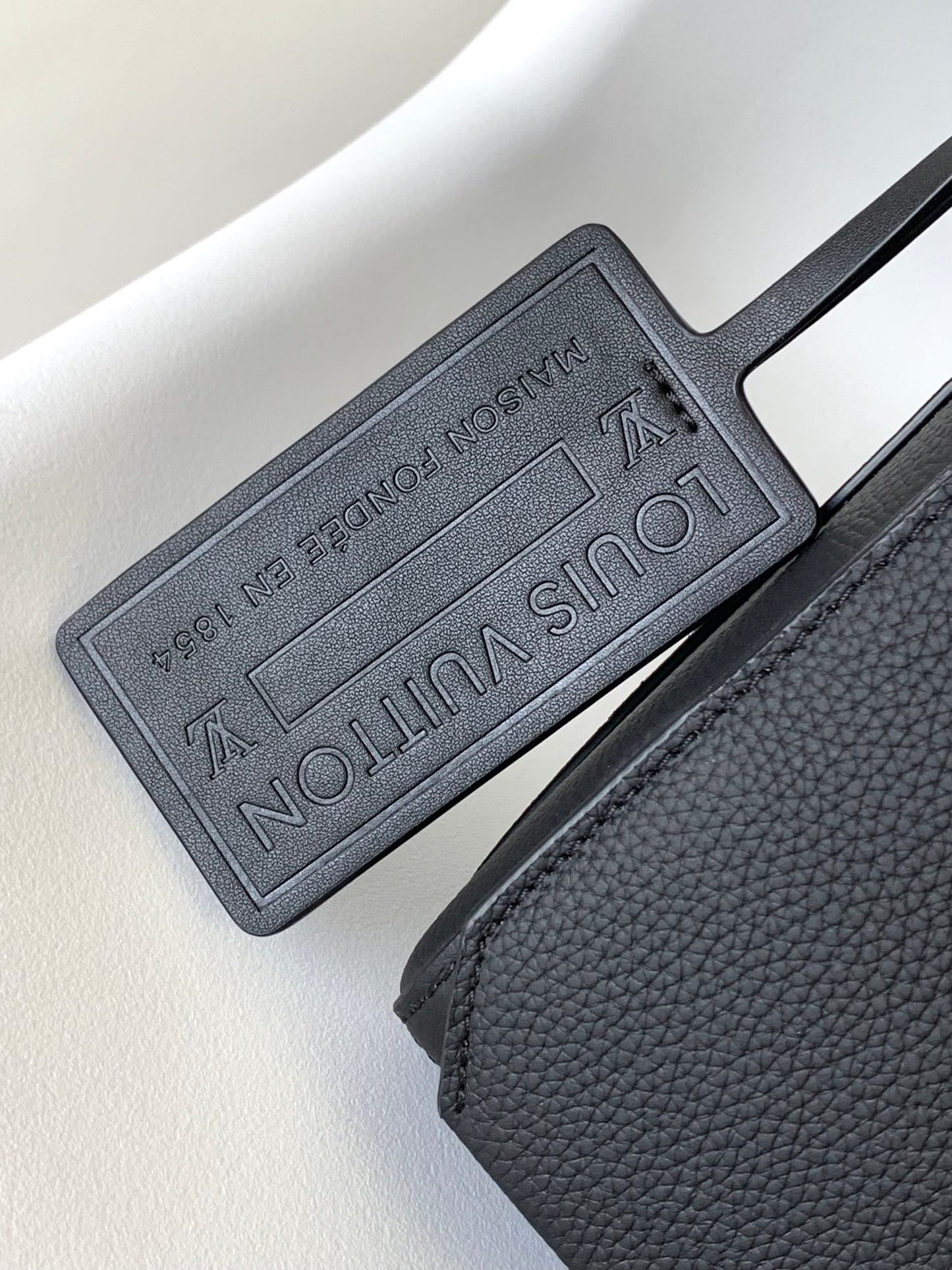 Louis Vuitton Men's Black Leather Messenger Bag - Adjustable Logo Crossbody Strap