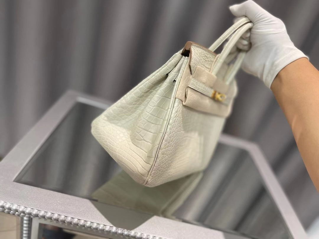 Luxurious White Crocodile Embossed Leather Handbag - Classic Top Handle Tote with Gold Hardware