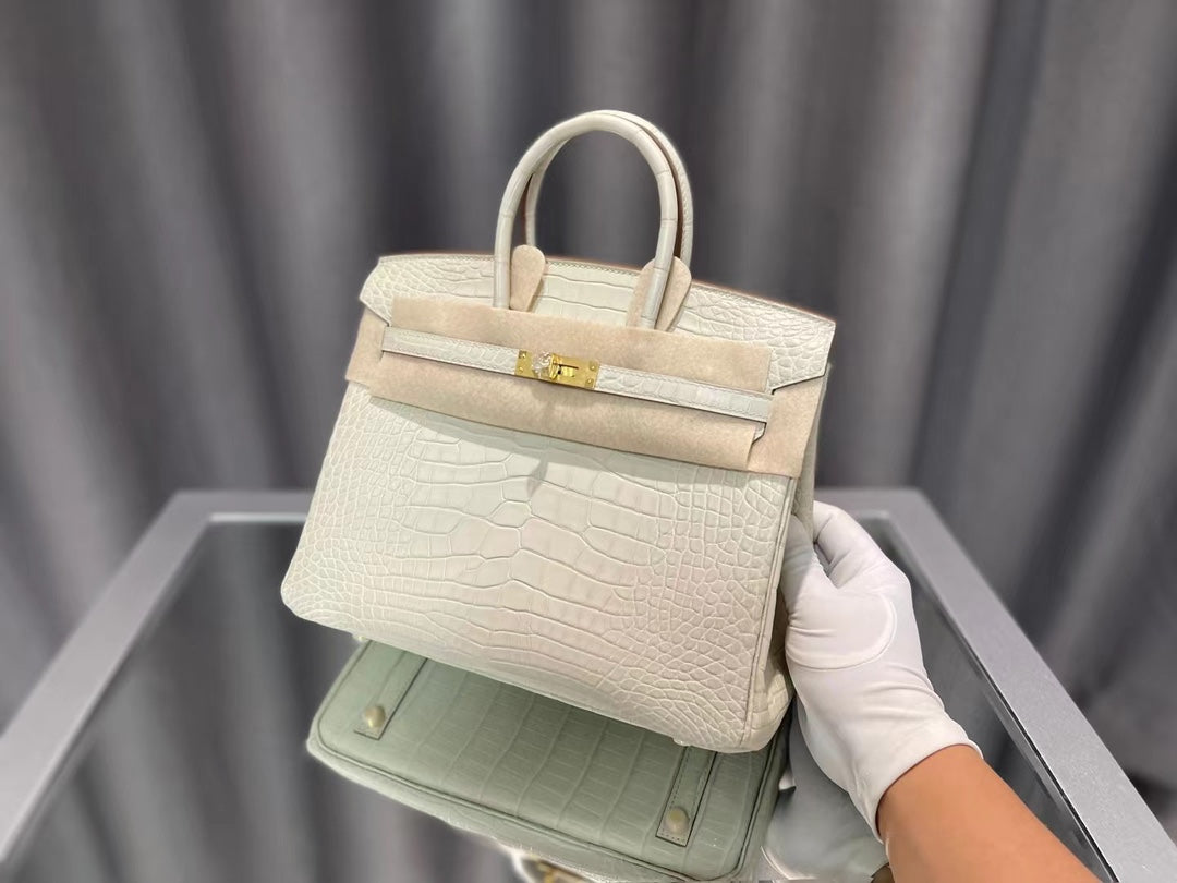 Luxurious White Crocodile Embossed Leather Handbag - Classic Top Handle Tote with Gold Hardware
