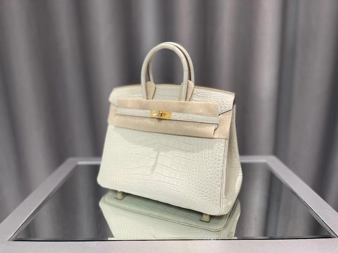 Luxurious White Crocodile Embossed Leather Handbag - Classic Top Handle Tote with Gold Hardware