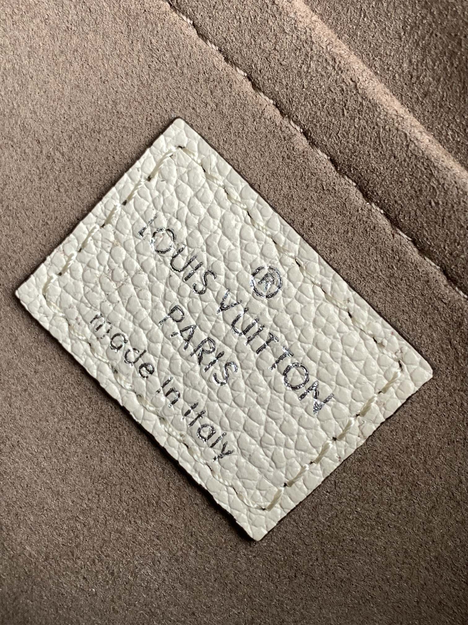 Louis Vuitton Buci Shoulder Bag Epi Leather Quartz Cream