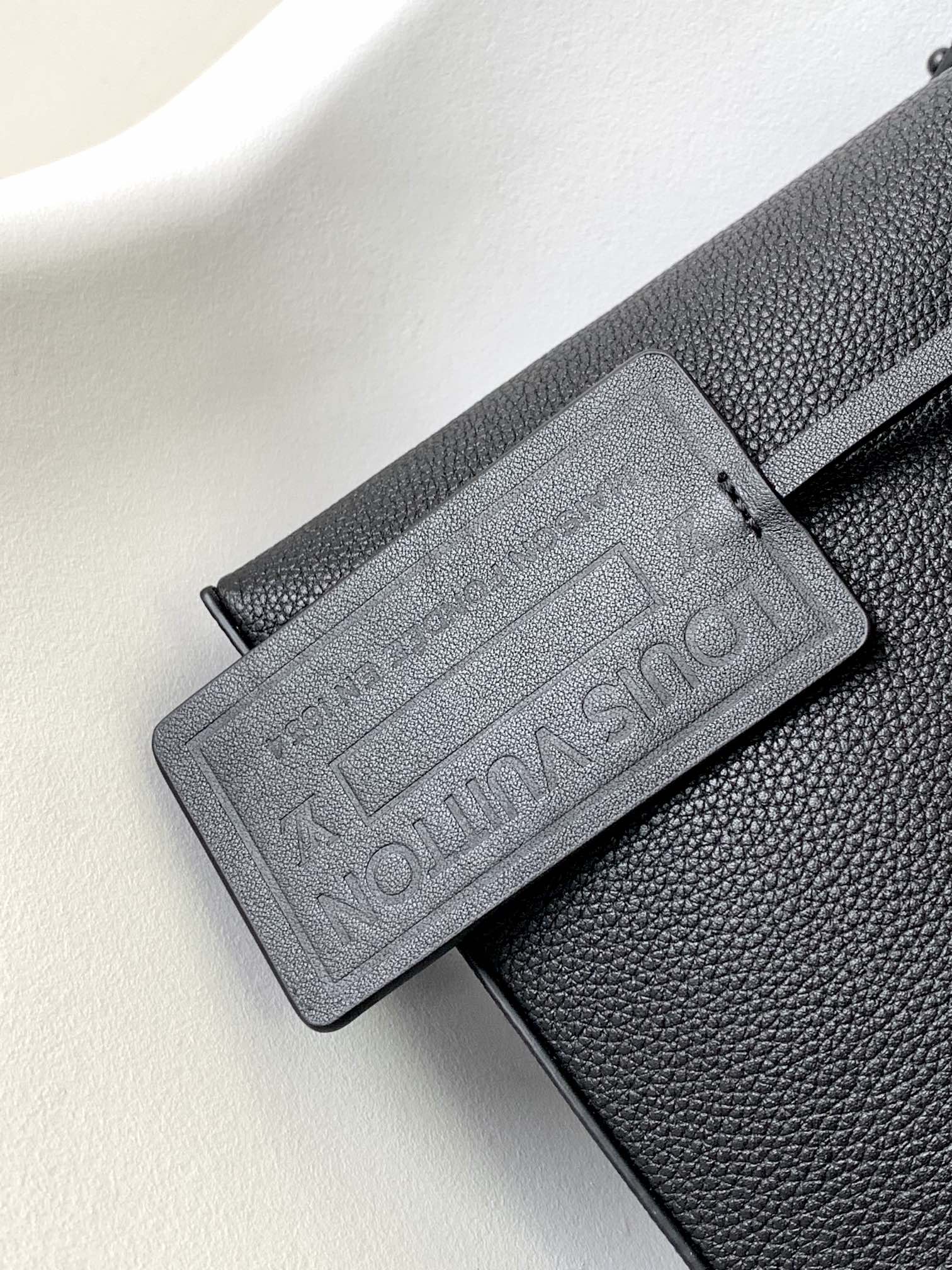Louis Vuitton Men's Alpha Clutch - Black Taiga Leather Pouch