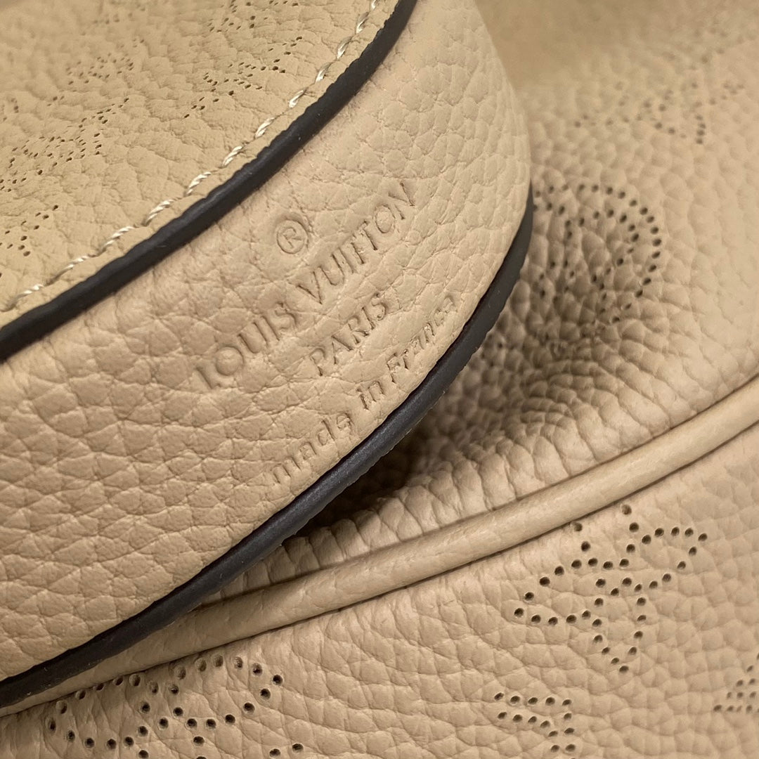 Louis Vuitton Over the Moon Mahina Leather Handbag - Galet