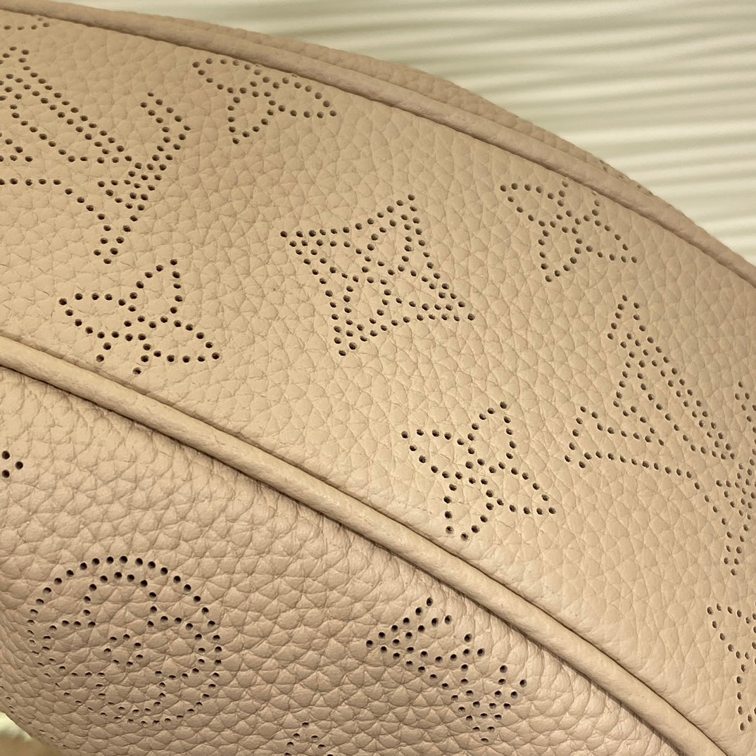 Louis Vuitton Over the Moon Mahina Leather Handbag - Galet